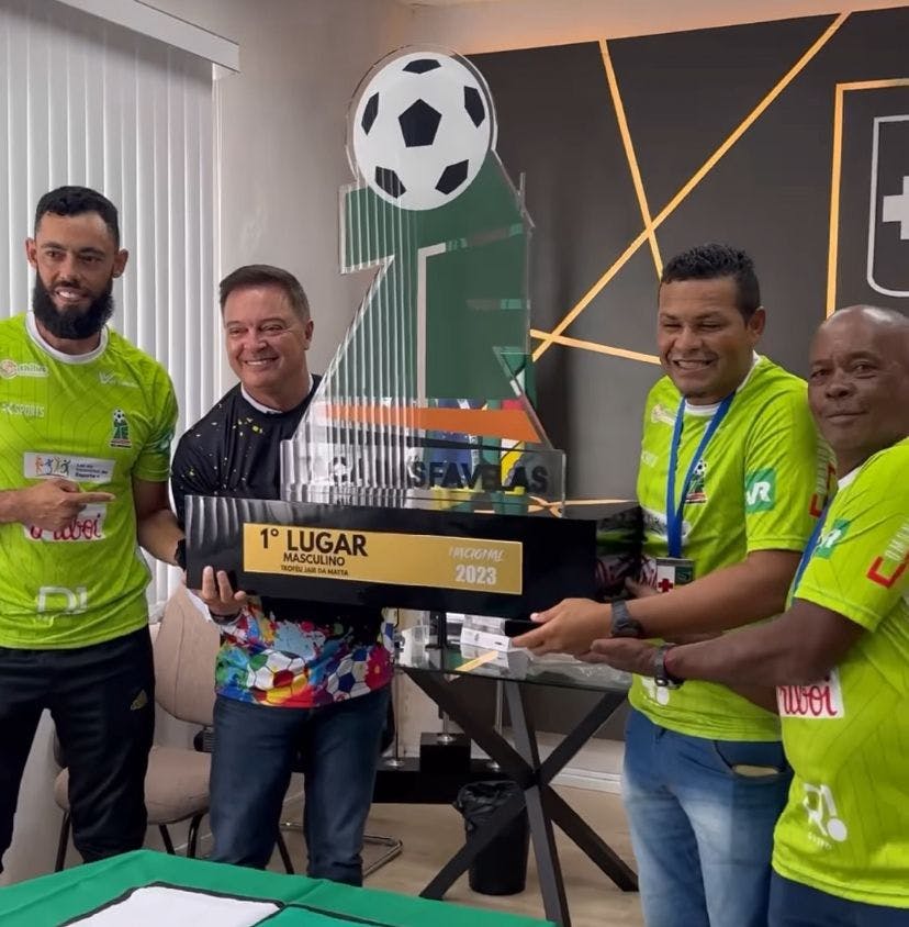 Helder Lazarotto recebe campeões Colombenses  da Taça das Favelas Nacional 2023 