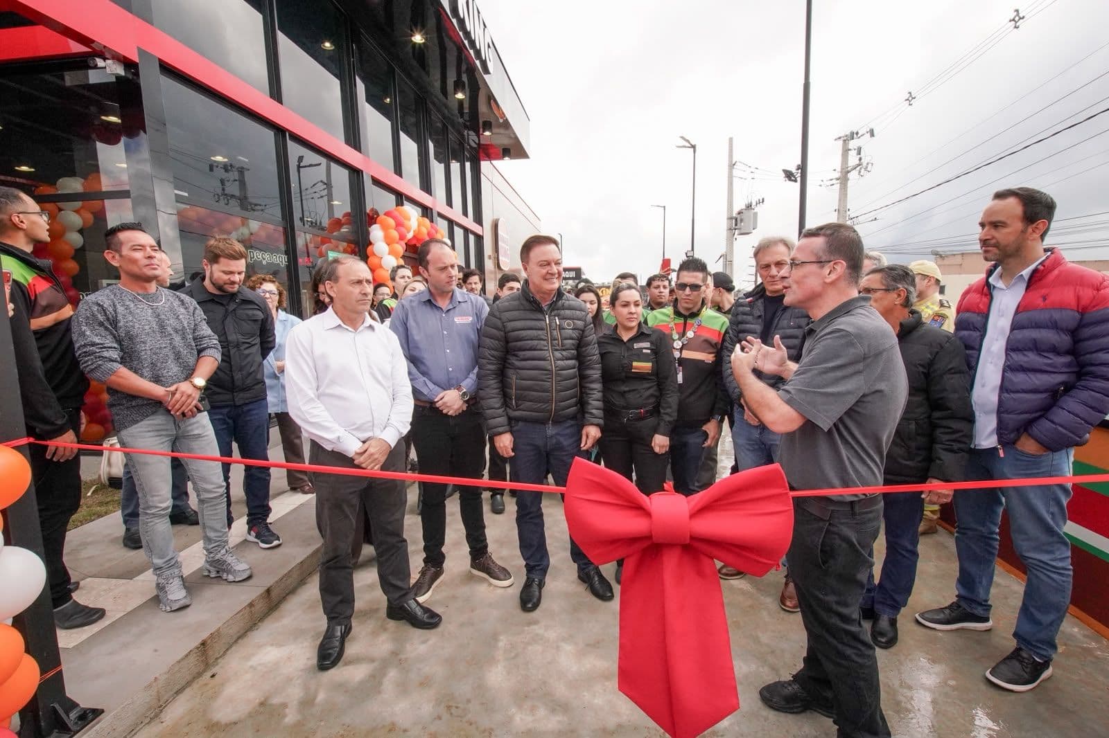 Burger King inaugura primeira unidade Drive-Thru em Colombo
