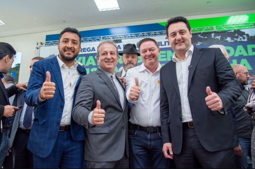 Helder Lazarotto recebe nova viatura para reforçar o policiamento em Colombo