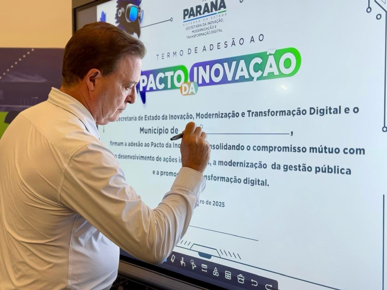 Colombo avança com o Pacto pela Inovação Paraná