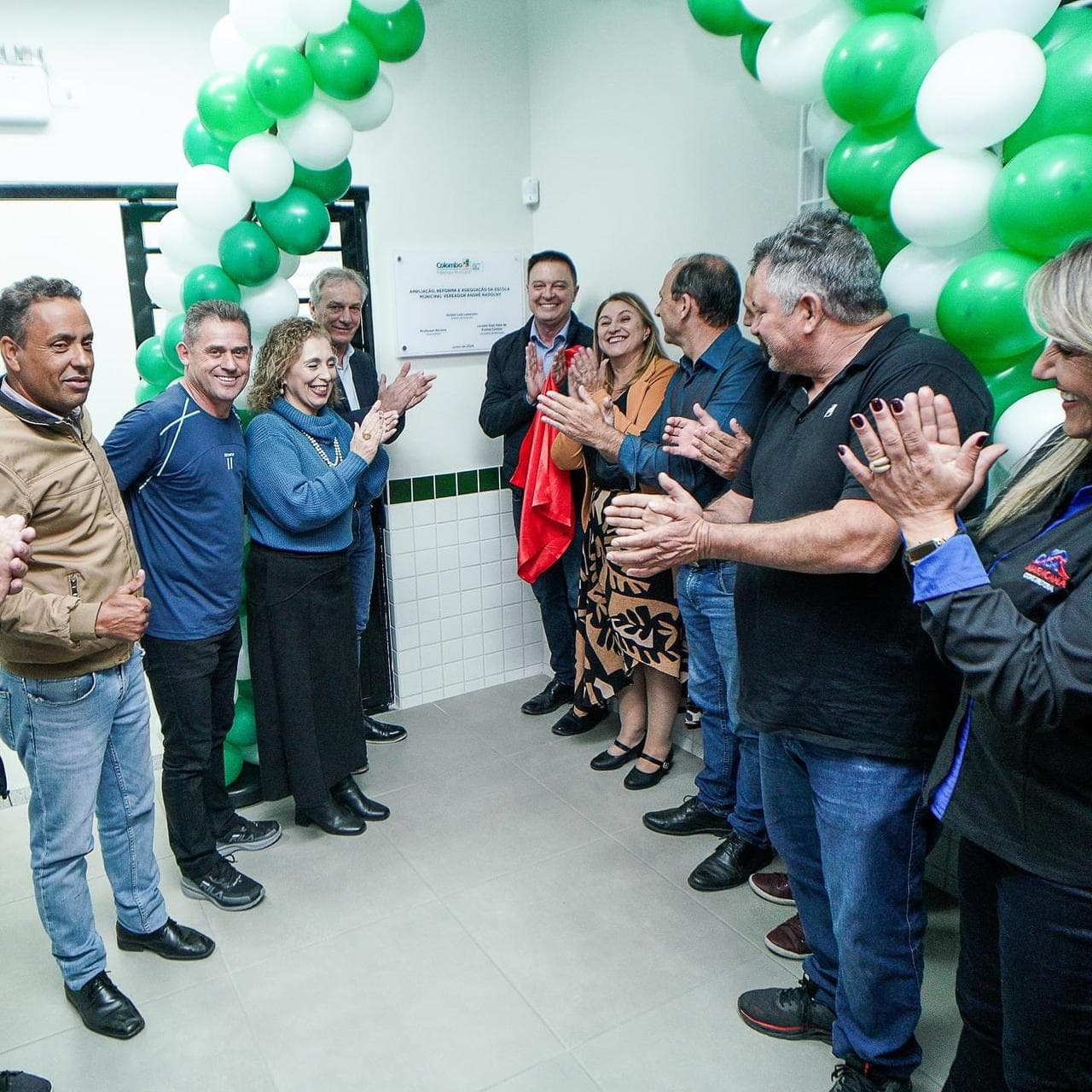 Escola Municipal Vereador André Nadolny revitalizada e ampliada para oferecer um ambiente moderno e sustentável