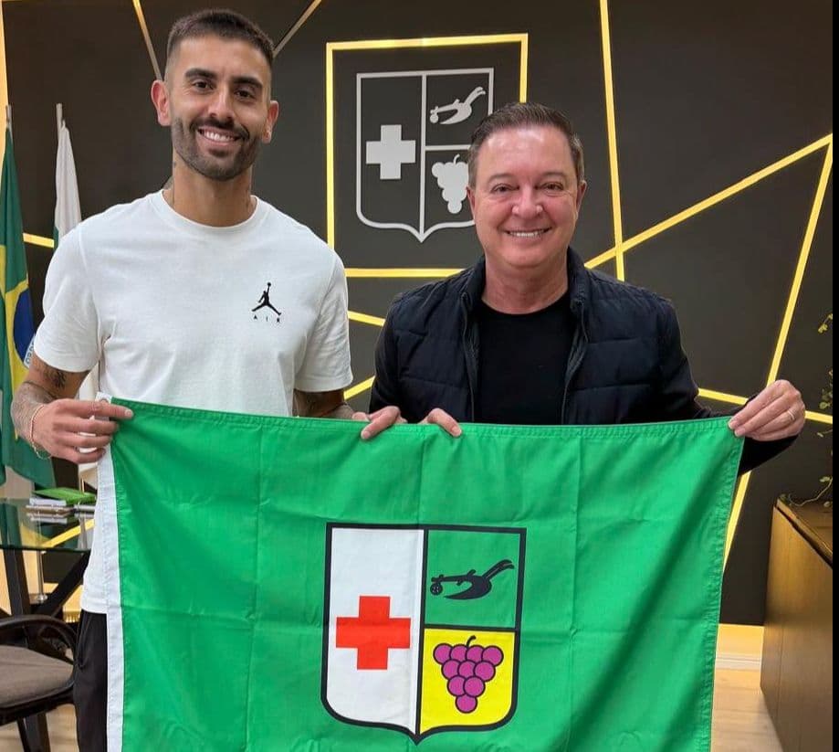 Prefeito Helder Lazarotto reconhece atleta colombense que leva o nome da cidade para grandes competições